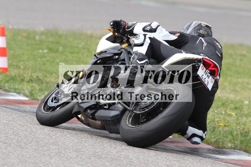 Archiv-2025/10 23.04.2025 Cornu Master School ADR/rot-rouge/3